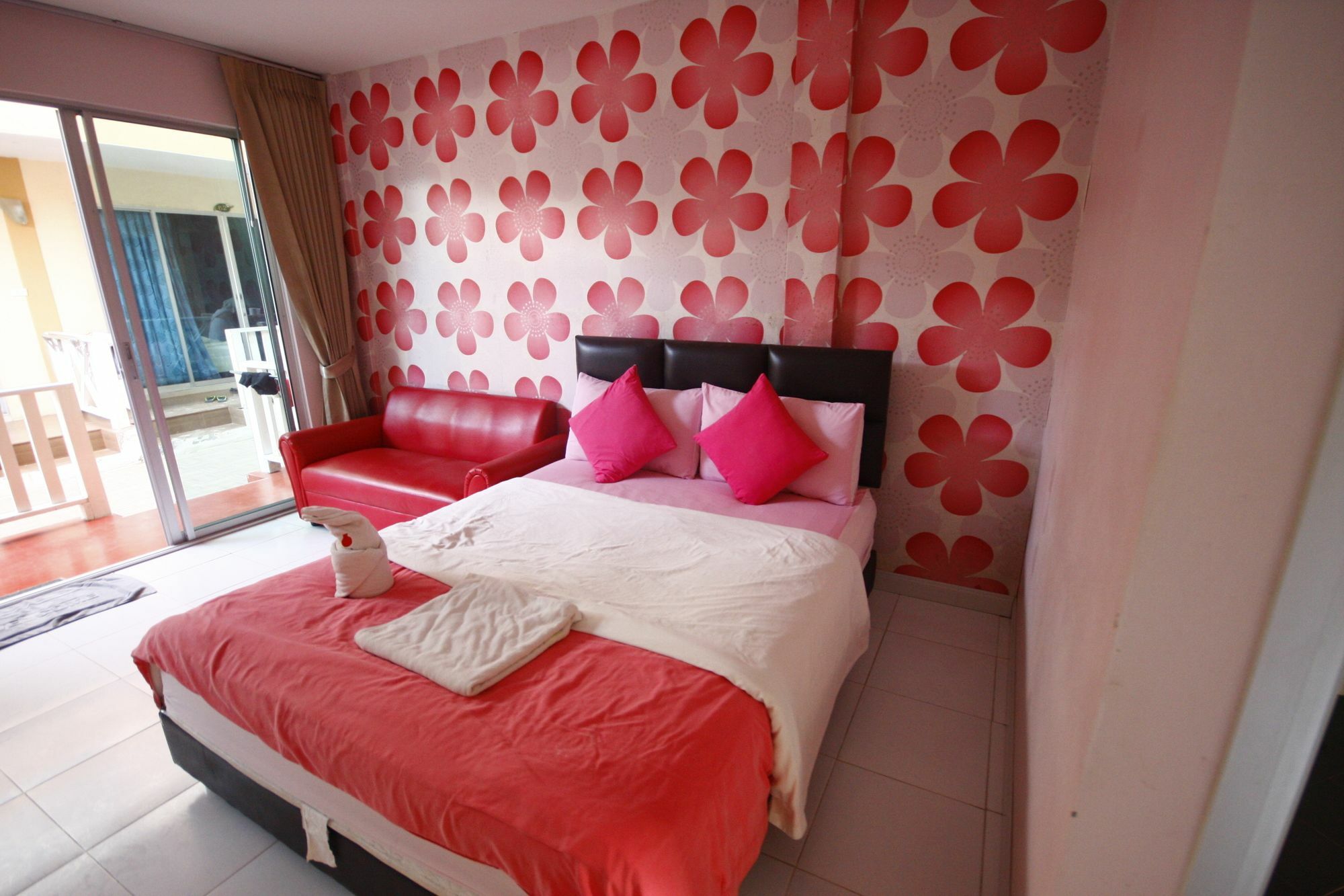 Tawaen Beach Resort Ko Lan Exterior photo