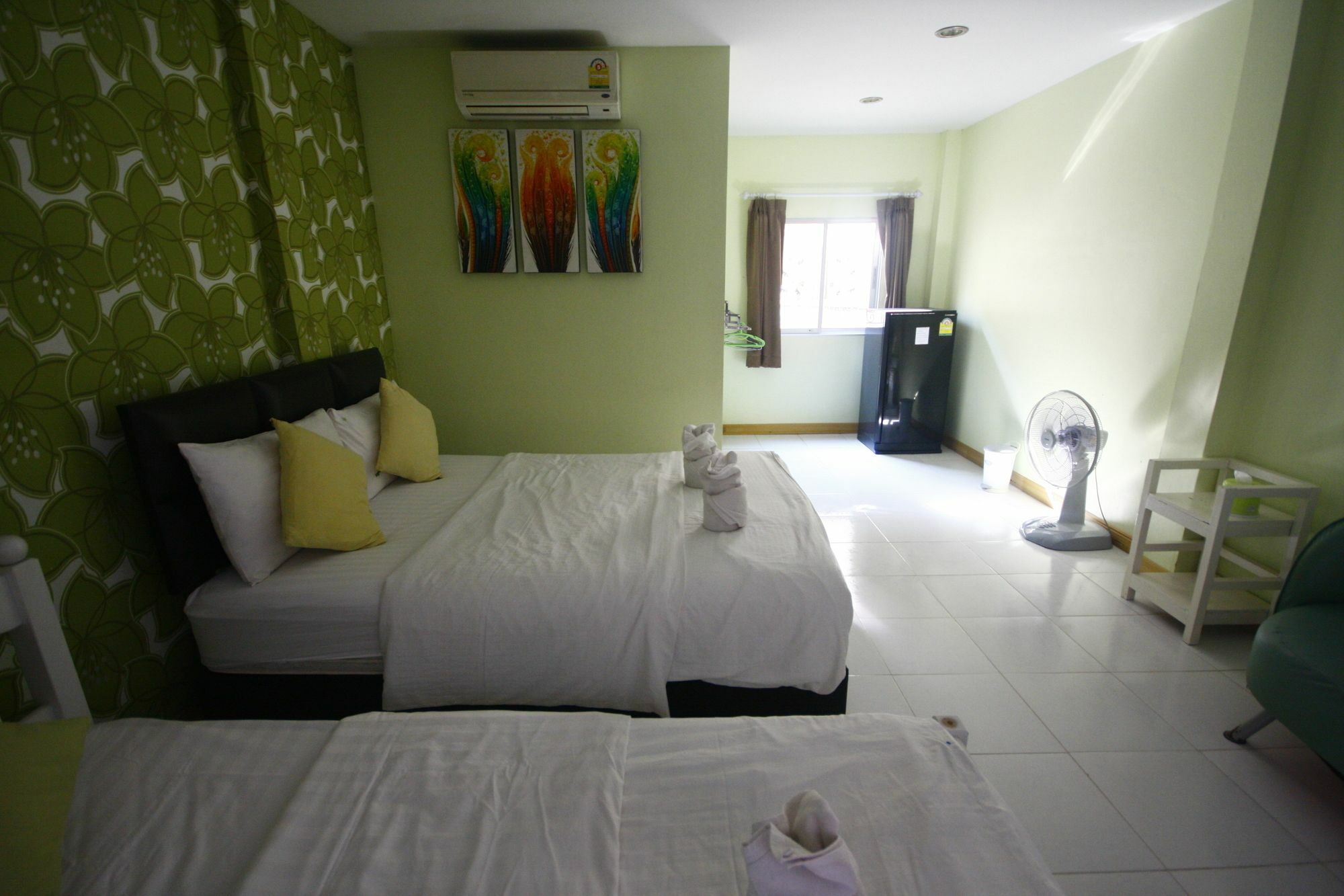 Tawaen Beach Resort Ko Lan Exterior photo